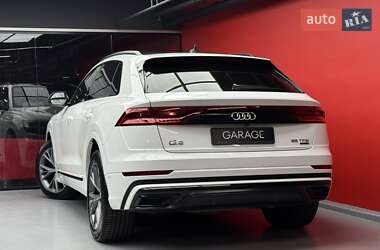 Внедорожник / Кроссовер Audi Q8 2019 в 