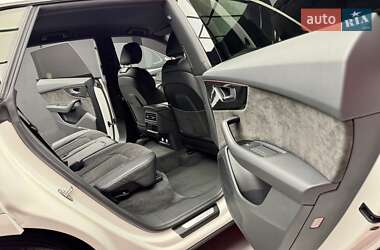 Внедорожник / Кроссовер Audi Q8 2019 в 