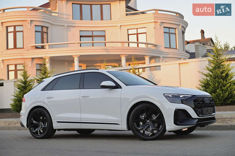 Позашляховик / Кросовер Audi Q8 2025 в Львові
