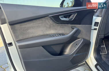 Внедорожник / Кроссовер Audi Q8 2019 в 