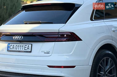 Внедорожник / Кроссовер Audi Q8 2021 в 
