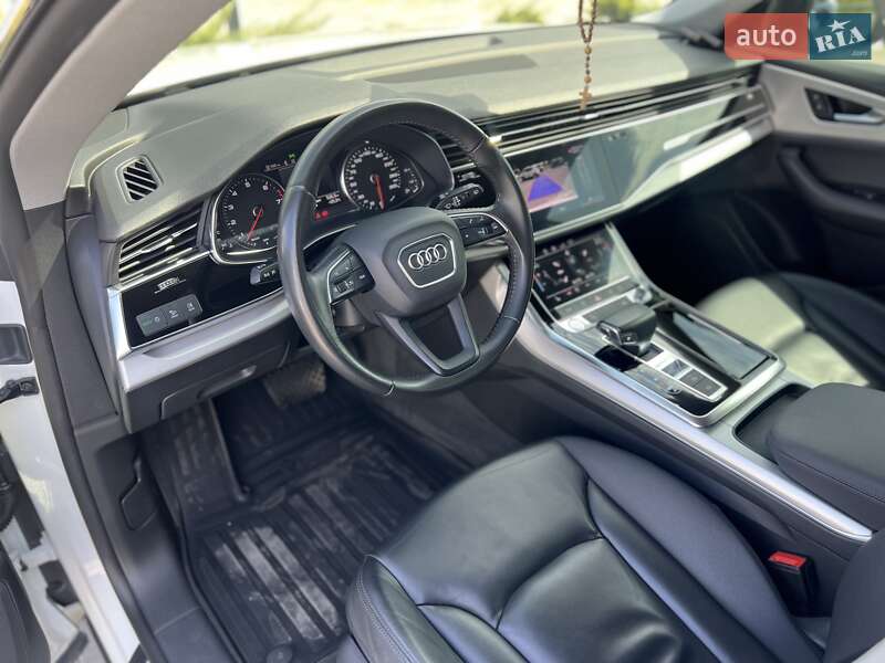 Внедорожник / Кроссовер Audi Q8 2018 в Ужгороде