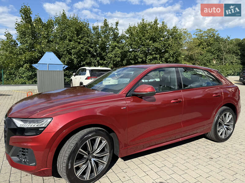 Позашляховик / Кросовер Audi Q8 2020 в Львові