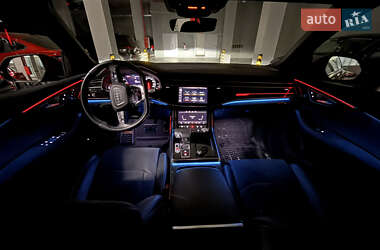Позашляховик / Кросовер Audi Q8 2020 в 