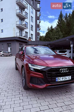 Позашляховик / Кросовер Audi Q8 2020 в 