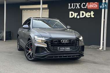 Внедорожник / Кроссовер Audi Q8 2018 в 