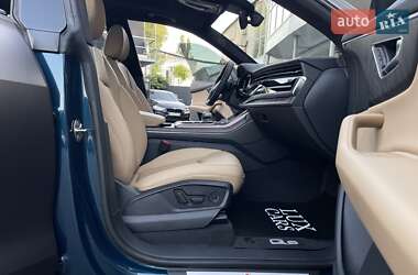 Внедорожник / Кроссовер Audi Q8 2018 в 