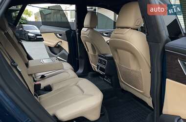 Внедорожник / Кроссовер Audi Q8 2018 в 