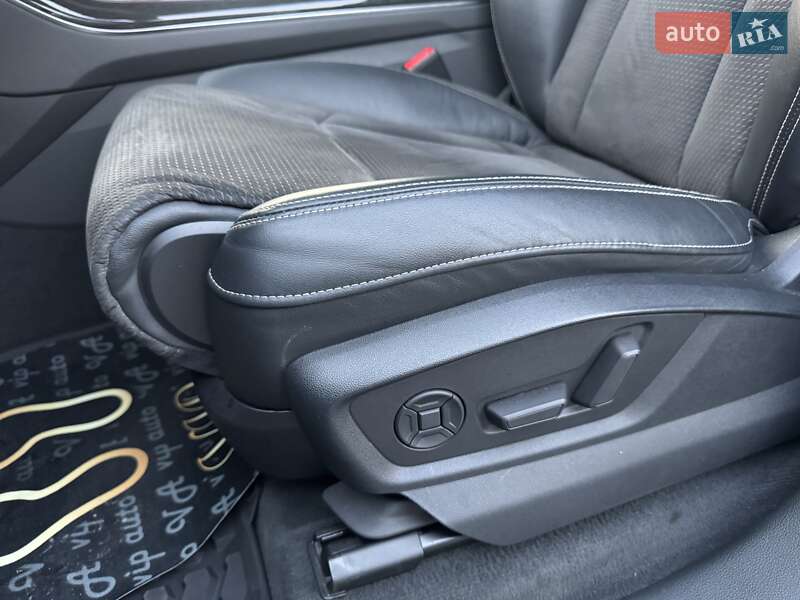 Внедорожник / Кроссовер Audi Q8 2019 в Тернополе