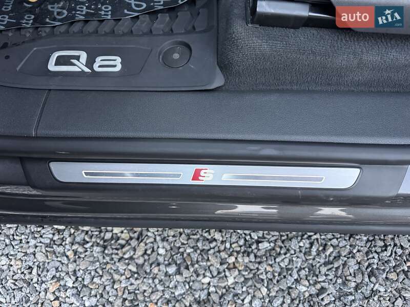 Внедорожник / Кроссовер Audi Q8 2019 в Тернополе