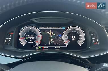 Внедорожник / Кроссовер Audi Q8 2019 в 