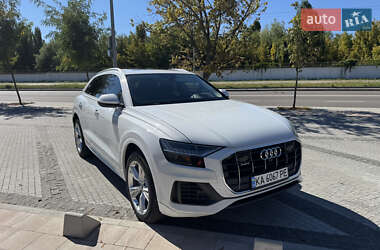 Позашляховик / Кросовер Audi Q8 2018 в 