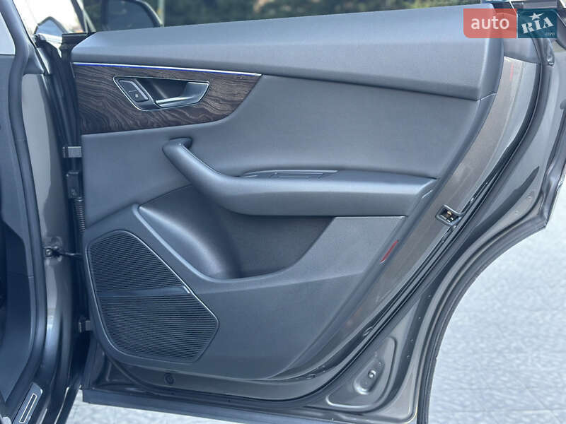 Внедорожник / Кроссовер Audi Q8 2018 в Львове