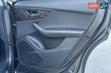 Позашляховик / Кросовер Audi Q8 2018 в  фото 33 Позашляховик / Кросовер Audi Q8 2018 в