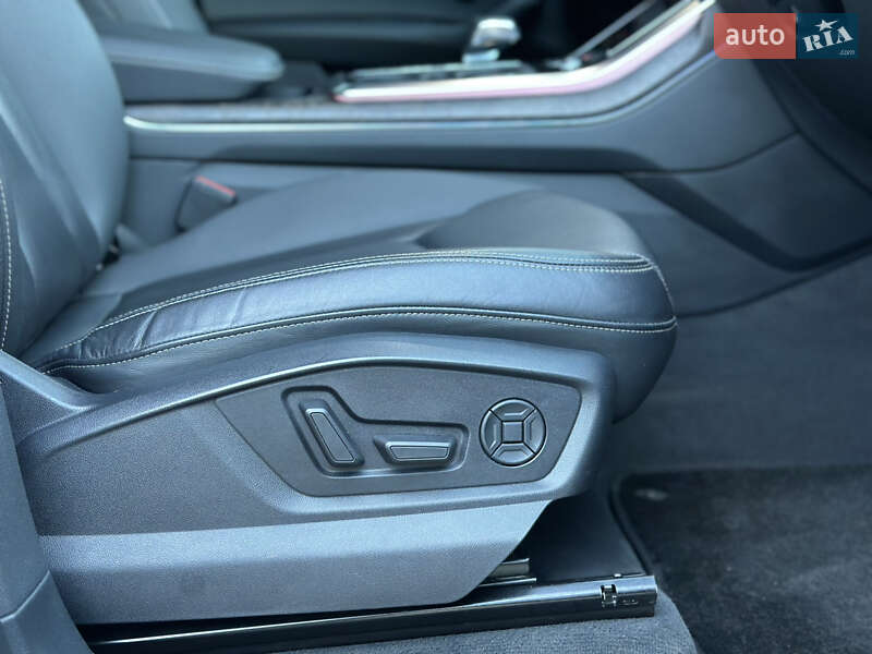 Внедорожник / Кроссовер Audi Q8 2018 в Львове
