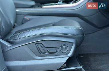 Позашляховик / Кросовер Audi Q8 2018 в  фото 37 Позашляховик / Кросовер Audi Q8 2018 в