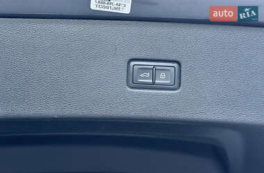 Позашляховик / Кросовер Audi Q8 2018 в  фото 40 Позашляховик / Кросовер Audi Q8 2018 в