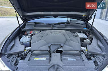 Позашляховик / Кросовер Audi Q8 2018 в  фото 43 Позашляховик / Кросовер Audi Q8 2018 в