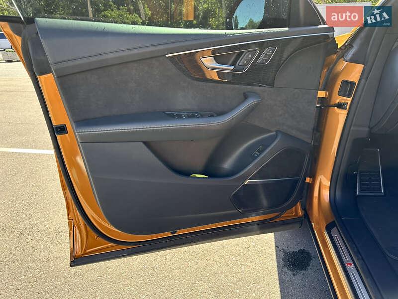 Внедорожник / Кроссовер Audi Q8 2019 в Одессе