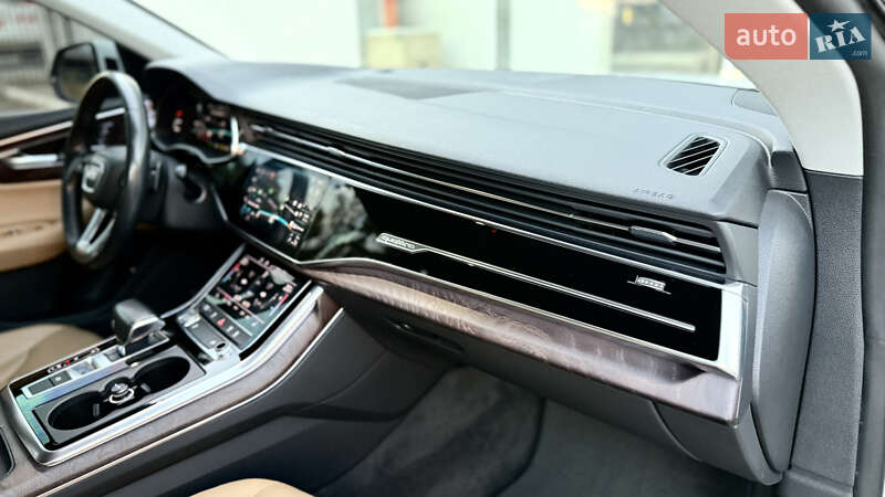 Внедорожник / Кроссовер Audi Q8 2019 в Запорожье
