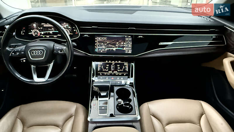 Внедорожник / Кроссовер Audi Q8 2019 в Запорожье