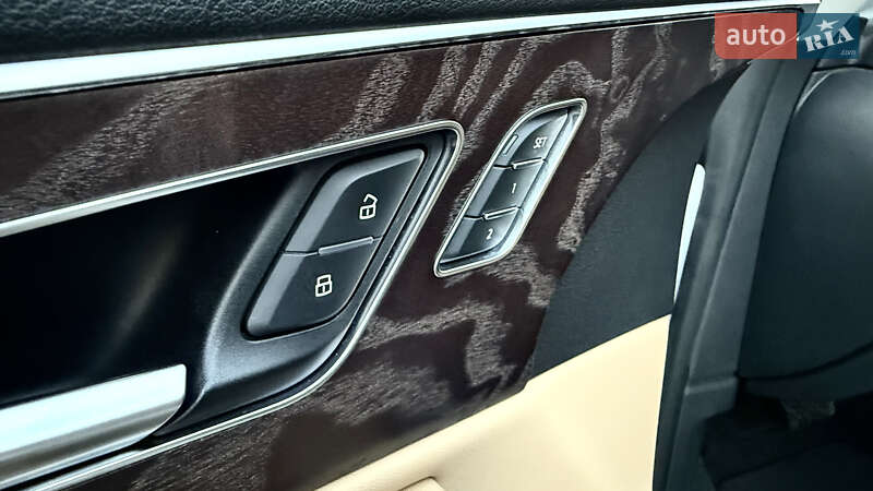 Внедорожник / Кроссовер Audi Q8 2019 в Запорожье