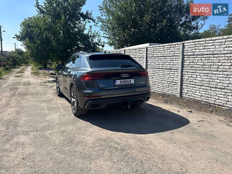 Внедорожник / Кроссовер Audi Q8 2021 в Киеве