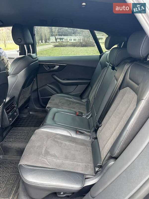 Внедорожник / Кроссовер Audi Q8 2021 в Киеве