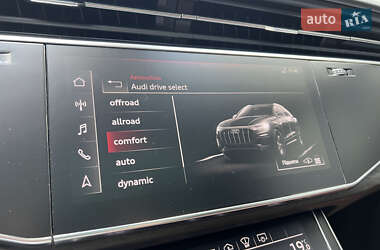 Внедорожник / Кроссовер Audi Q8 2021 в 
