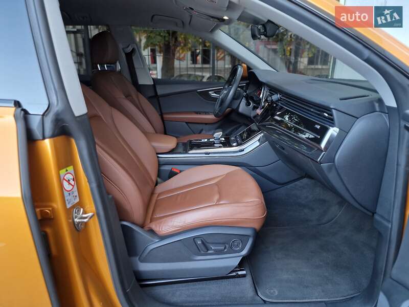 Внедорожник / Кроссовер Audi Q8 2019 в Одессе
