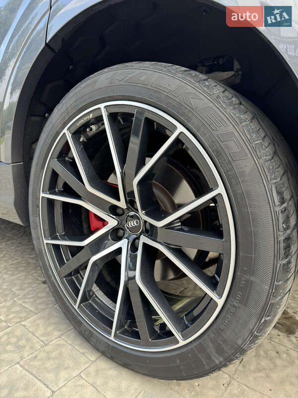 Внедорожник / Кроссовер Audi Q8 2020 в Львове