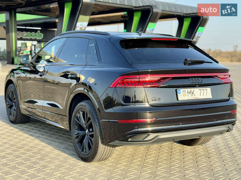 Внедорожник / Кроссовер Audi Q8 2020 в Киеве