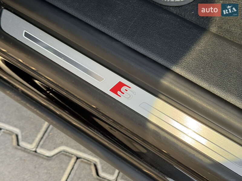 Внедорожник / Кроссовер Audi Q8 2020 в Киеве