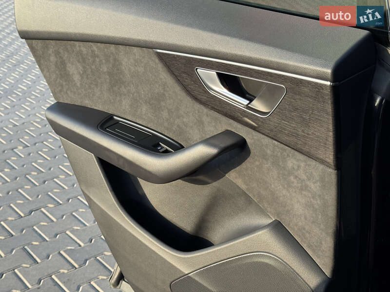 Внедорожник / Кроссовер Audi Q8 2020 в Киеве