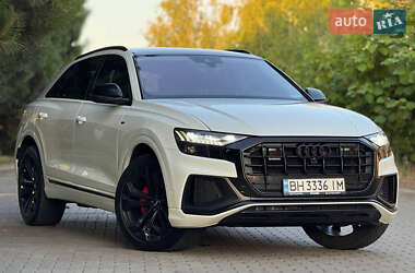 Позашляховик / Кросовер Audi Q8 2018 в 