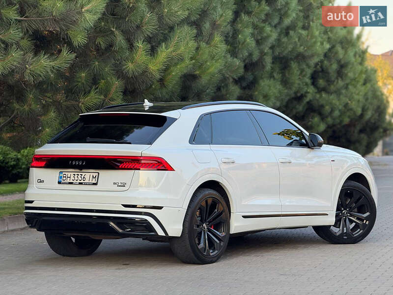 Внедорожник / Кроссовер Audi Q8 2018 в Одессе