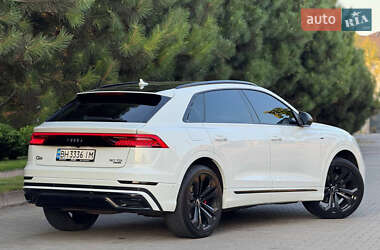 Позашляховик / Кросовер Audi Q8 2018 в 