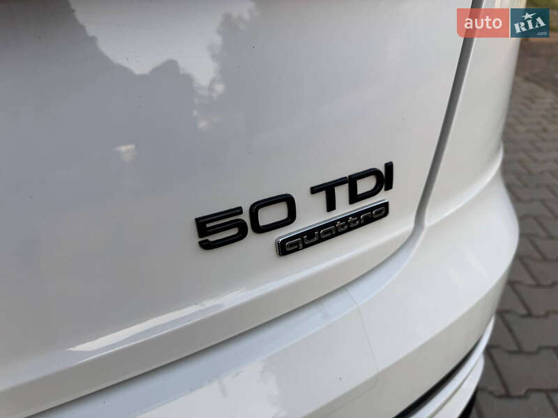 Внедорожник / Кроссовер Audi Q8 2018 в Одессе