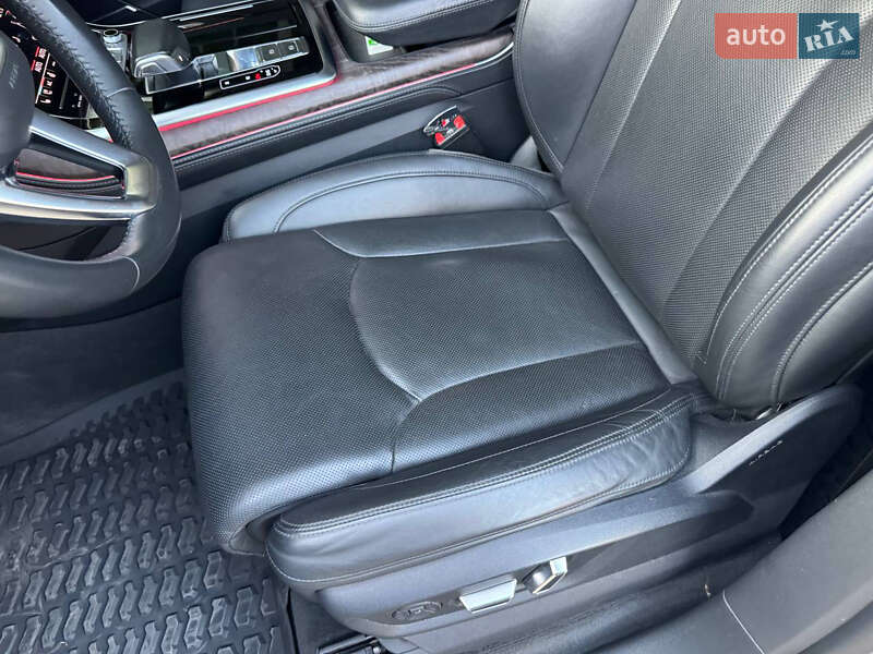 Внедорожник / Кроссовер Audi Q8 2018 в Одессе