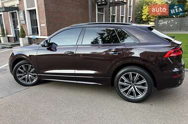 Внедорожник / Кроссовер Audi Q8 2020 в 