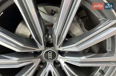 Внедорожник / Кроссовер Audi Q8 2020 в 