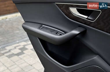 Внедорожник / Кроссовер Audi Q8 2020 в 