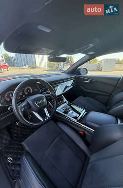 Внедорожник / Кроссовер Audi Q8 2019 в 