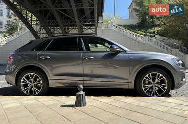 Внедорожник / Кроссовер Audi Q8 2020 в 