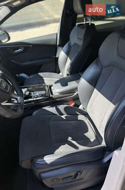 Внедорожник / Кроссовер Audi Q8 2020 в 