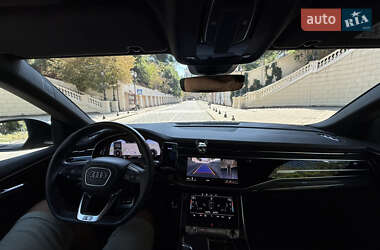 Внедорожник / Кроссовер Audi Q8 2020 в 