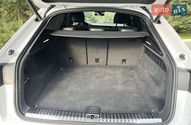 Внедорожник / Кроссовер Audi Q8 2020 в 
