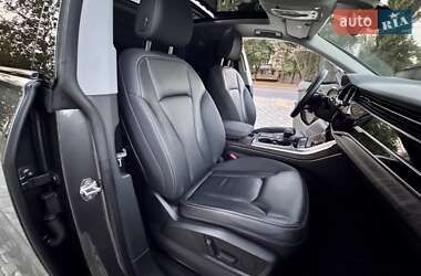 Внедорожник / Кроссовер Audi Q8 2019 в 