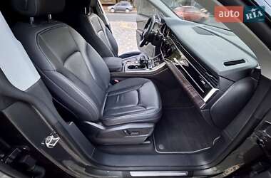 Внедорожник / Кроссовер Audi Q8 2019 в 