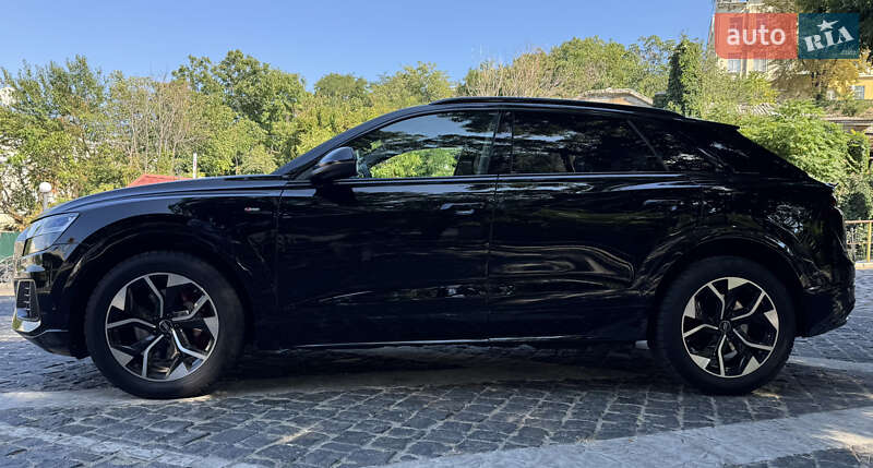 Позашляховик / Кросовер Audi Q8 2020 в Одесі